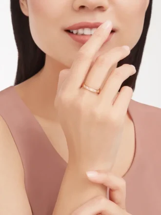 marryme ring 1 2 330x440 - MarryMe-ring