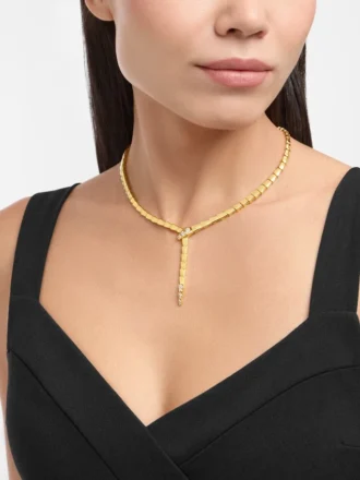 serpenti viper halsband 2 16 330x440 - Serpenti Viper-halsband